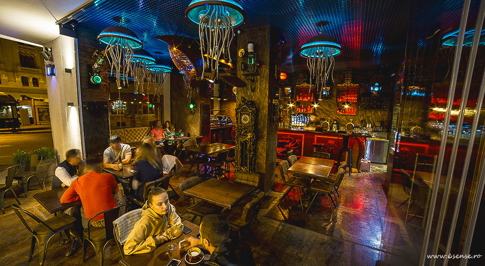 Bars et restaurants de design d'intérieur