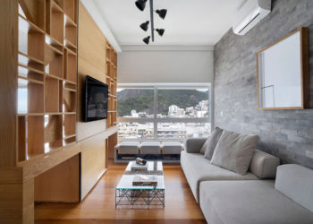 Le panneau creux rotatif favorise l’intimité et l’intégration dans un appartement de 33 m²