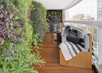 La rénovation transforme l’appartement en retraite urbaine