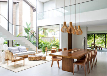 Casa de praia espaçosa com muita luz natural e ambientes relaxantes