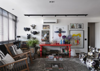 Depois da reforma, este apartamento ganhou um décor eclético