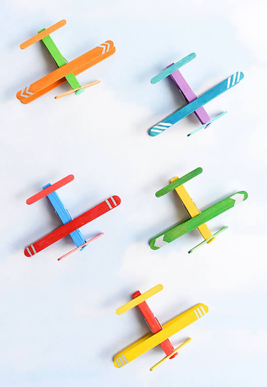 Avions avec bâtons de popsicle