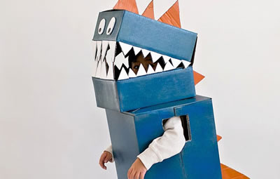Comment faire un costume de dinosaure avec une boîte en carton