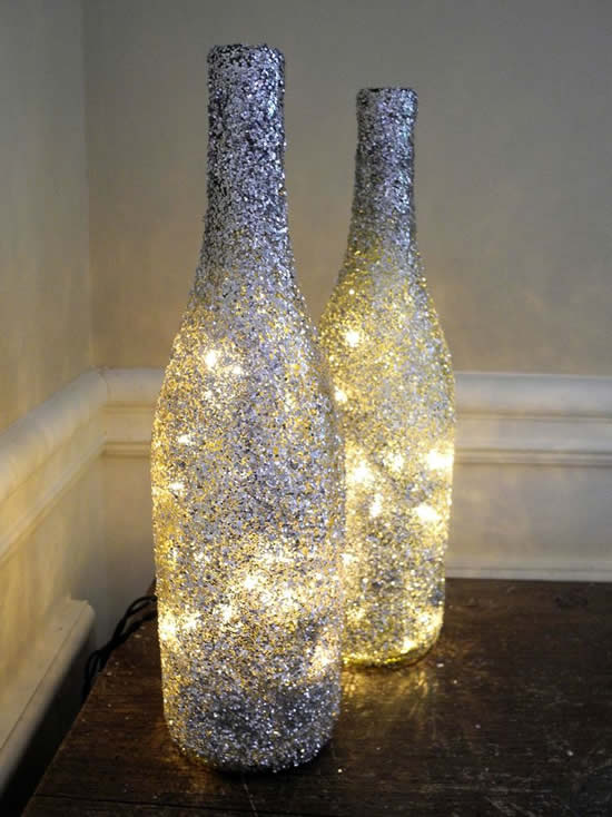 Décoration avec bouteilles en verre et clignotant pour Noël