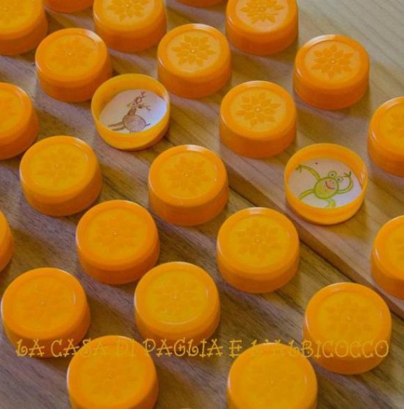 Jouets avec casquettes recyclées