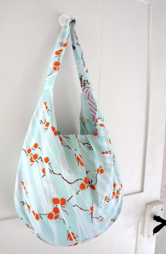 Beau sac en tissu pour livres