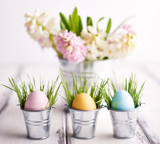 Décoration de Pâques avec des compositions florales
