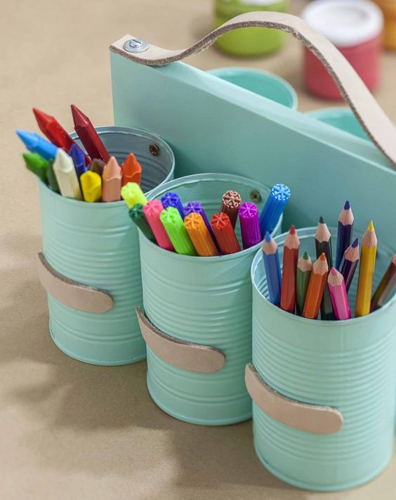 porte-crayons en boîte pour organiser la table