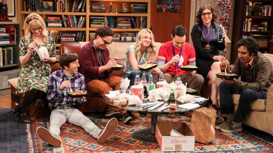 THE BIG BANG THEORY - Accueil de Sheldon et Leonard, cet appartement est le QG du gang de The Big Bang Theory.  Ils peuvent s'asseoir où ils veulent, mais pas dans le coin de Sheldon sur le canapé.