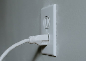 8 Problèmes courants avec les prises de courant: vos appareils sont-ils en danger?
