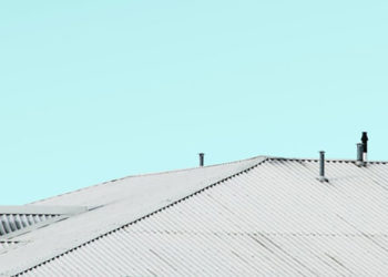 Avantages et inconvénients de l’installation d’une toiture en métal