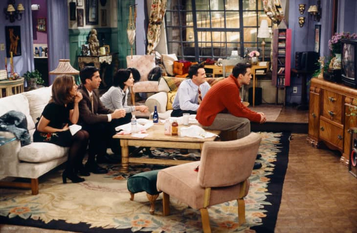 AMIS - C'était facile, n'est-ce pas?  Friends est toujours reconnu comme une sitcom imbattable par beaucoup et un chouchou des amateurs de comédie.