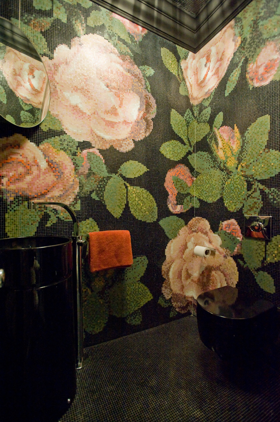 salle de bain en mosaïque florale