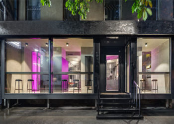 Bar à café Chernyi par Ponomarenko Bureau