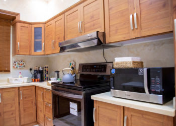 Refacing d’armoires de cuisine: l’arme secrète d’un propriétaire
