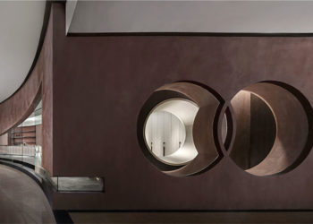 Salle d’exposition SigMann par Spring Design Office