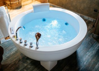 Combien de chlore mettez-vous dans un spa?