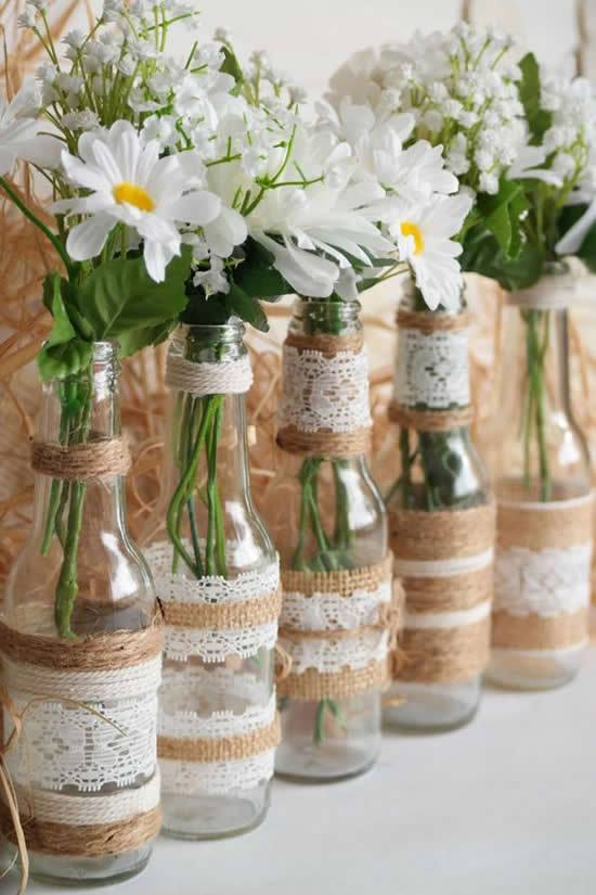 Vases avec bouteilles