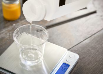 3 Meilleure résine polyester de 2021 [Reviewed & Buyer’s Guide]