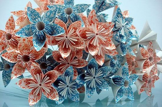 Fleurs en origami pour la décoration