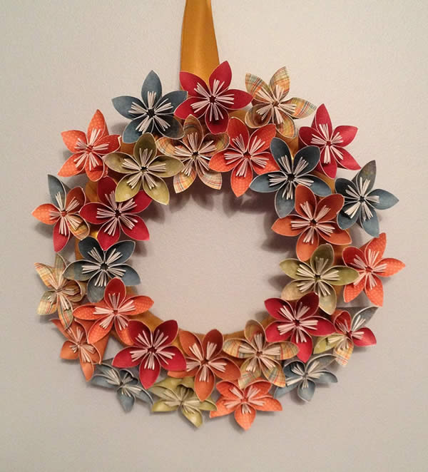 Couronne de fleurs en origami