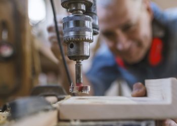 Forstner Bit vs Spade Bit [All You Need to Know & Winner]