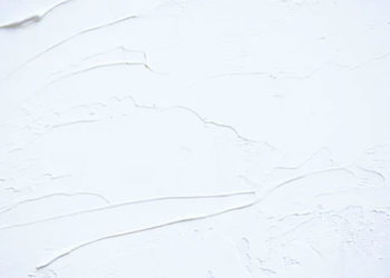 Êtes-vous aux prises avec des marques de marée sur vos murs ?  Voici quoi faire