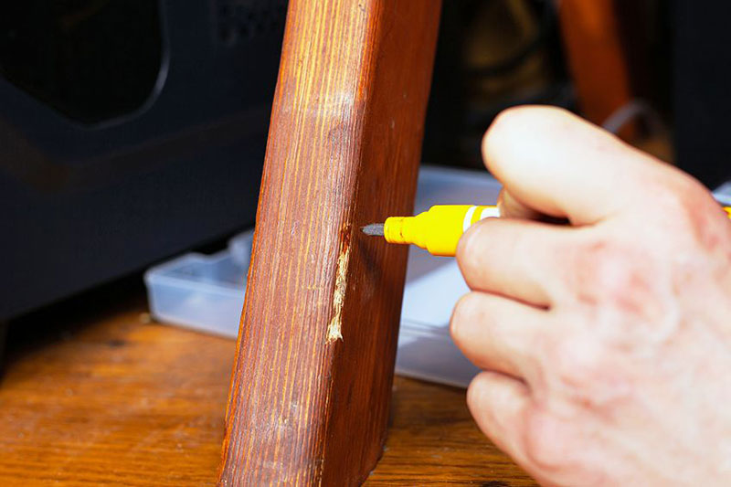 Comment utiliser les marqueurs de retouche de meubles Maison Bonte Votre Guide & Magazine