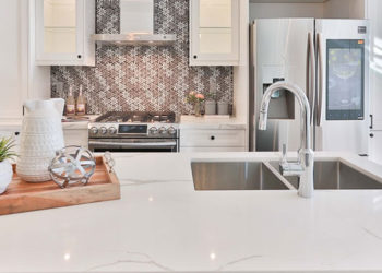 Une ardoise plus propre : 7 conseils pour garder vos plans de travail propres et organisés