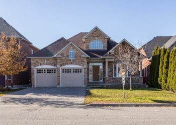 Laissez-vous inspirer : 6 conceptions et idées de portes de garage