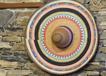 Comment Appelle-t-on le chapeau des rois ?