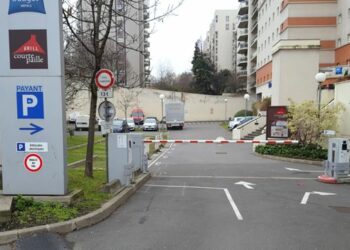 Comment accéder au parking Auchan La Défense ?