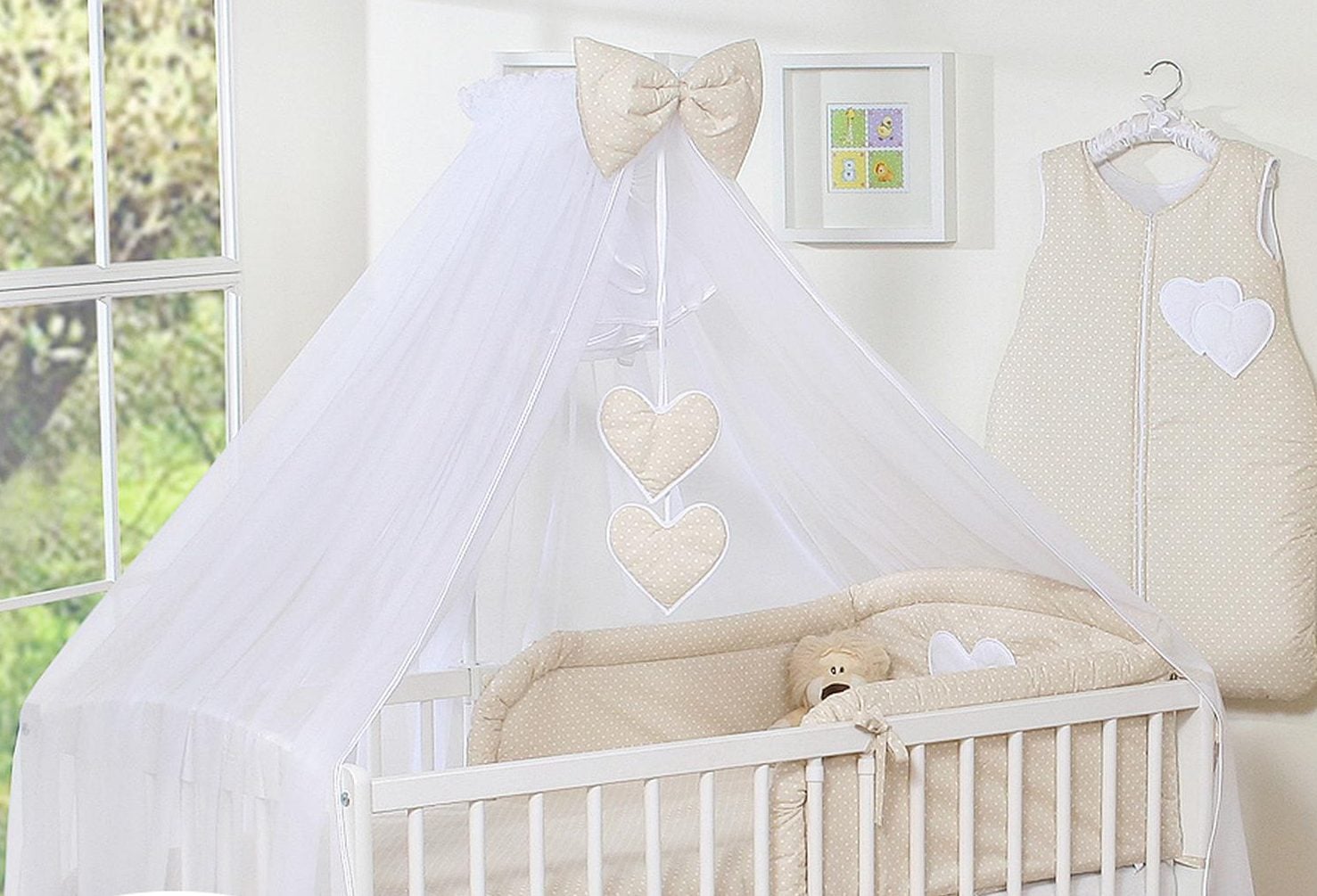 Comment accrocher ciel de lit bébé