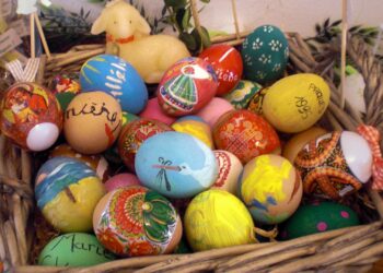 Comment accrocher des œufs de Pâques ?