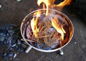 Comment allumer une pastille de charbon ?