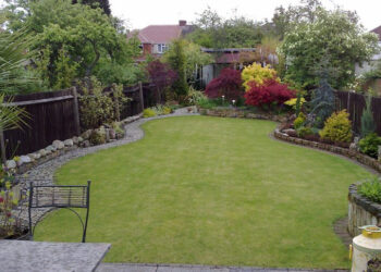 Comment aménager un grand jardin rectangulaire ?
