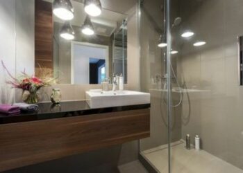 Comment apporter de la lumière dans une salle de bain sans fenêtre ?