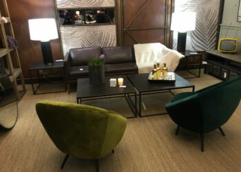 Comment associer deux canapés différents ?