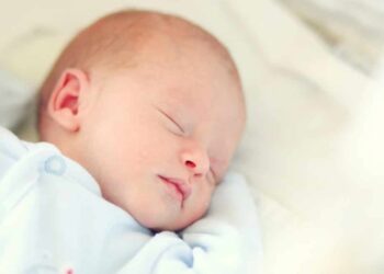 Comment bien caler bébé pour la nuit ?