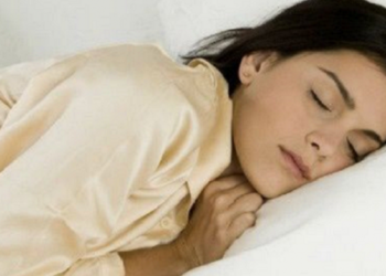 Comment bien dormir sur le côté ?