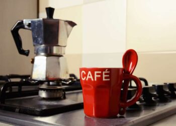 Comment bien faire le café dans une cafetière italienne ?