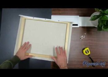 Comment bien fixer une toile sur un cadre ?