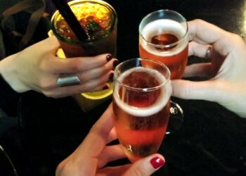 Comment boire un verre en terrasse ?