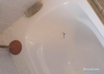 Comment boucher le trou de la baignoire ?
