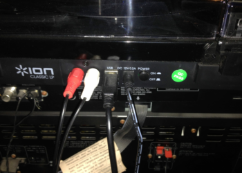 Comment brancher une platine vinyle sur une enceinte Bluetooth ?