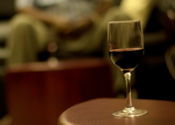 Comment calculer le prix d'un vin au verre ?