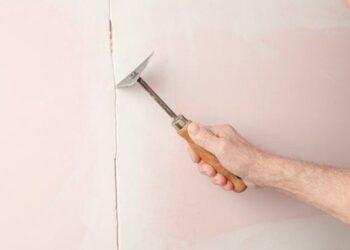 Comment camoufler une fissure dans un miroir ?