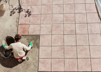 Comment carreler une terrasse déjà carrelée ?
