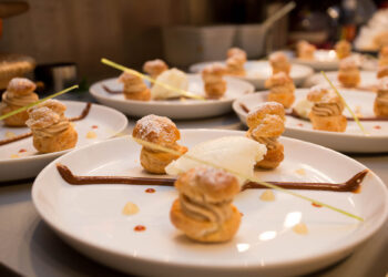 Comment ce fait le dressage des plats sur un buffet ?