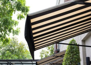 Comment choisir largeur store ?